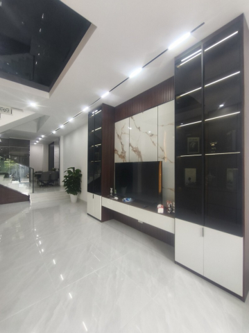 Bán nhà Phạm Như Tăng 60m2, đường 7m5 lề 4m, full nội thất mới, giá chỉ 7.6 tỷ