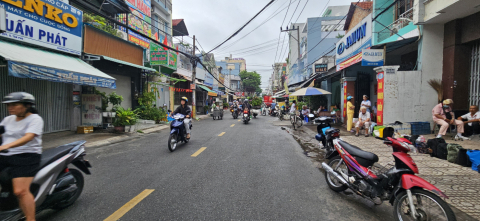 Cho thuê nhà mặt tiền CHỢ TÂN HƯƠNG 76m², 16Triệu - BUÔN BÁN TẤP NẬP