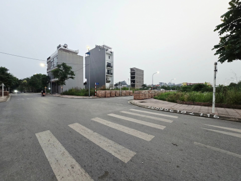 BÁN ĐẤT BÁT KHỐI, LONG BIÊN 50M2- MT 5.2m- VỈA HÈ, Ô TÔ TRÁNH- HƠN 9 Tỷ