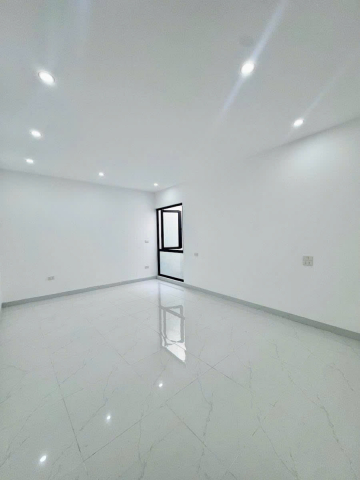 Nhỉnh 8 tỷ, nhà dân xây cầu diễn 48m2x5 tầng, rộng rãi, ô tô gần, tặng nội thất, gần trường học
