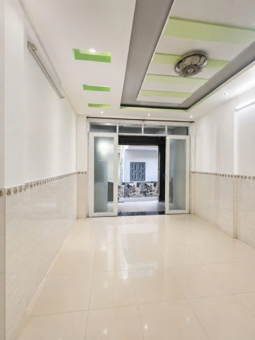 Nhà 4 tầng Bùi Thế Mỹ, DT 70m2, ngang 4m, 4PN, 3WC, giá 8.3 tỷ