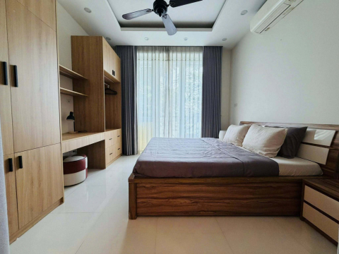(Chính chủ) bán gấp căn nhà cực hiếm trên phố Hàng Vôi – mặt tiền rộng 5.5m2 – nhà xây 5 tầng,